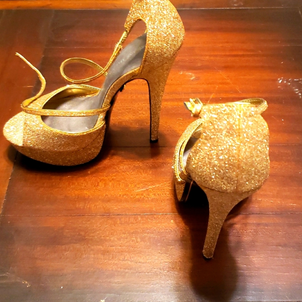 Adrienne Maloof gold peep-toe Heels